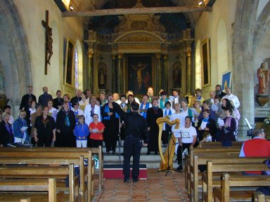 A Capella und Gospel-Voices beim gemeinsamen Workshop in Pacé - Photo: Paul Höll